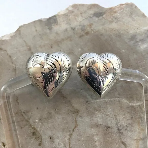 VTG Sterling Silver 925 Etched Hollow Puffy Heart Stud Earrings Heart Jewelry - Picture 5 of 16
